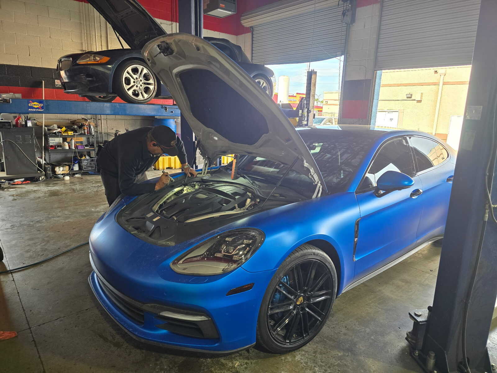 Busy Bots technician diagnosing a vehicle in Las Vegas